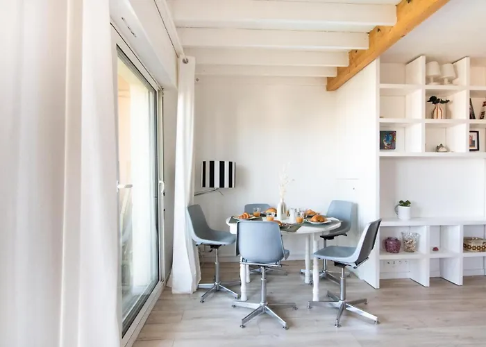 Le Miramar - Duplex Lumineux A 300m De La كابروتو